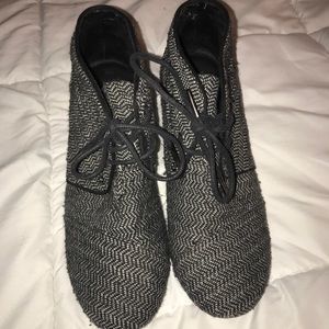 Toms wedge booties